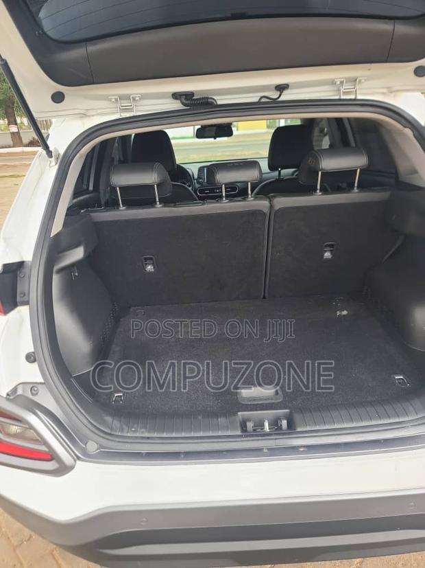 Hyundai Kona 2018 White photo 5