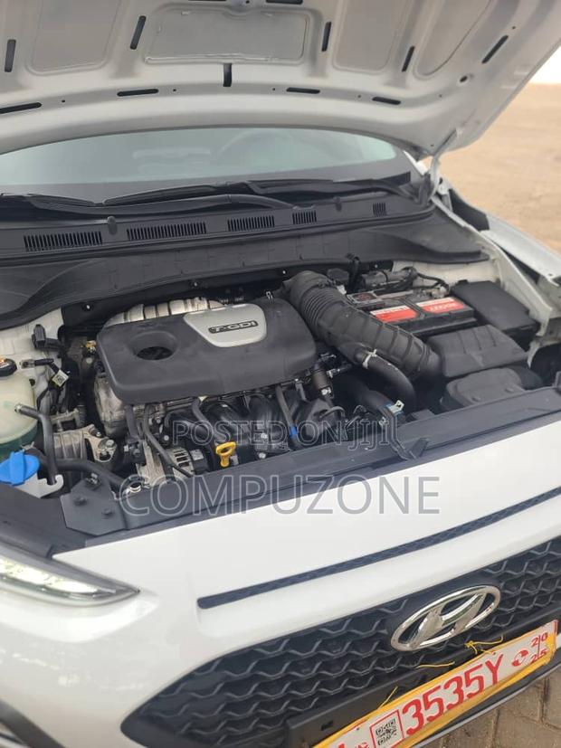 Hyundai Kona 2018 White photo 2
