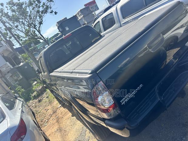 Toyota Tundra 2014 Black