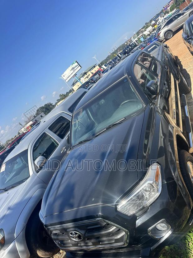 Toyota Tundra 2014 Black