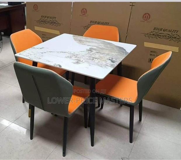 4 Seater Marble Dining Table · Photo 4