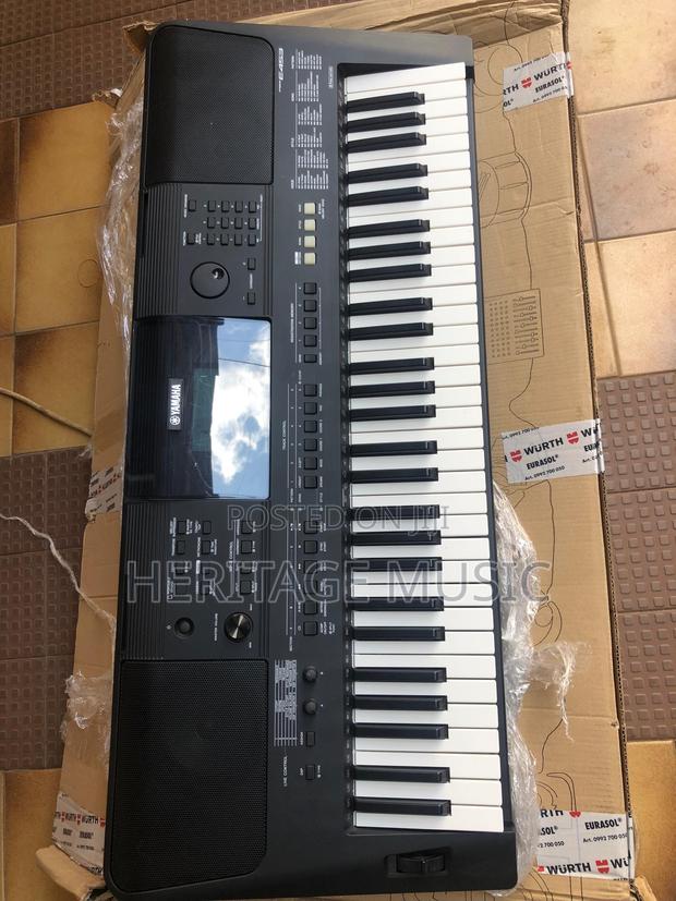 Yamaha PSR E453