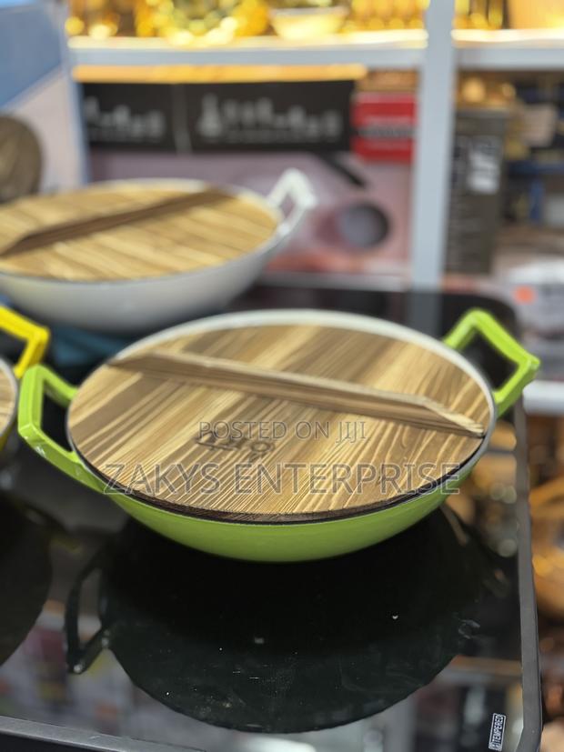 Cast Iron Wok Pan 36cm photo 2