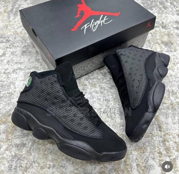 Air Jordan Retro 13 All Black · Photo 4