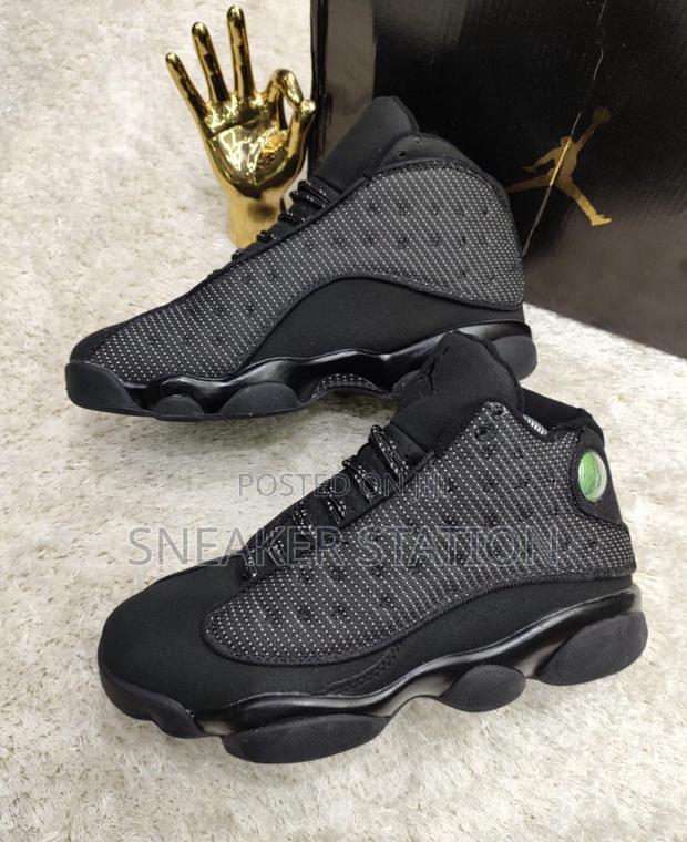 Air Jordan Retro 13 All Black · Photo 3