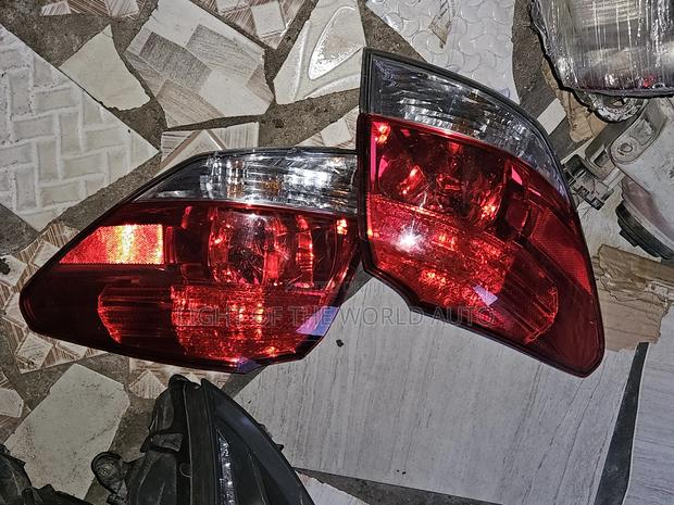 Subaru Legacy 2015 Taillights