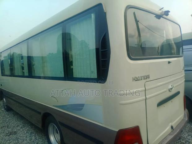 Hyundai County 2012 White photo 6