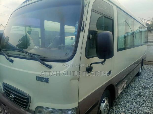 Hyundai County 2012 White photo 7