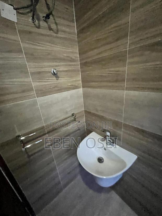 2bdrm Apartment in Dansoman for rent · Photo 4