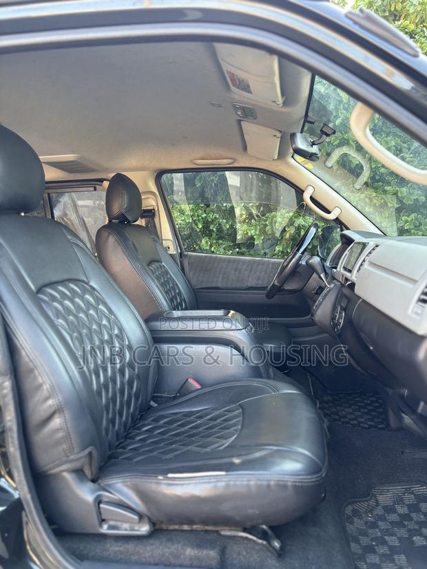 Toyota HiAce 2013 Black