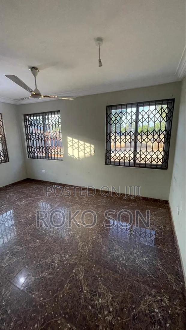 3bdrm Apartment in Dr Roko, Frafraha for rent · Photo 3