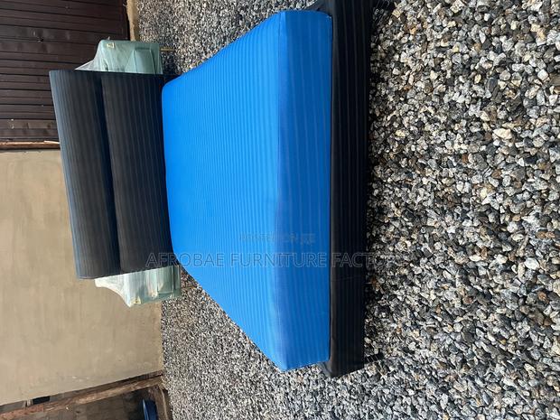 Quality Double Bed With Undetachable Mattress · Photo 4
