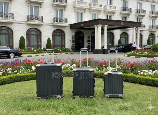 Durable Zipless Trolling Traveling Luggage 3 in One photo 2