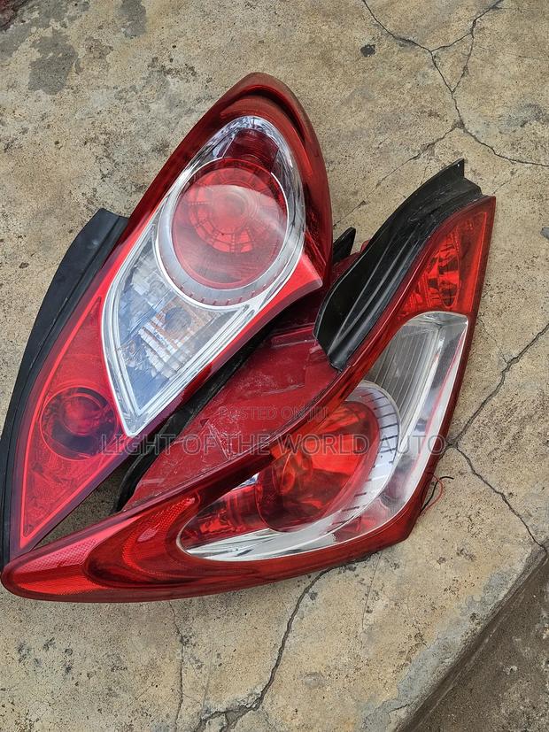 Genesis Taillight Salon Type