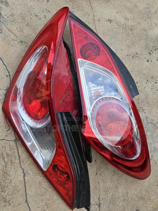 Genesis Taillight Salon Type