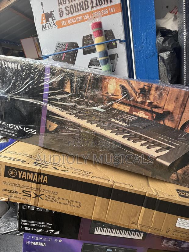 Yamaha PSR (E) W 425 Keyboard With 71keys · Photo 4