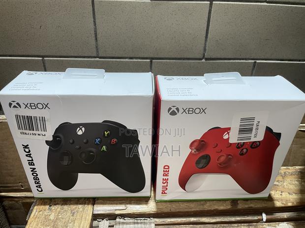 Xbox Series Controllers · Photo 2