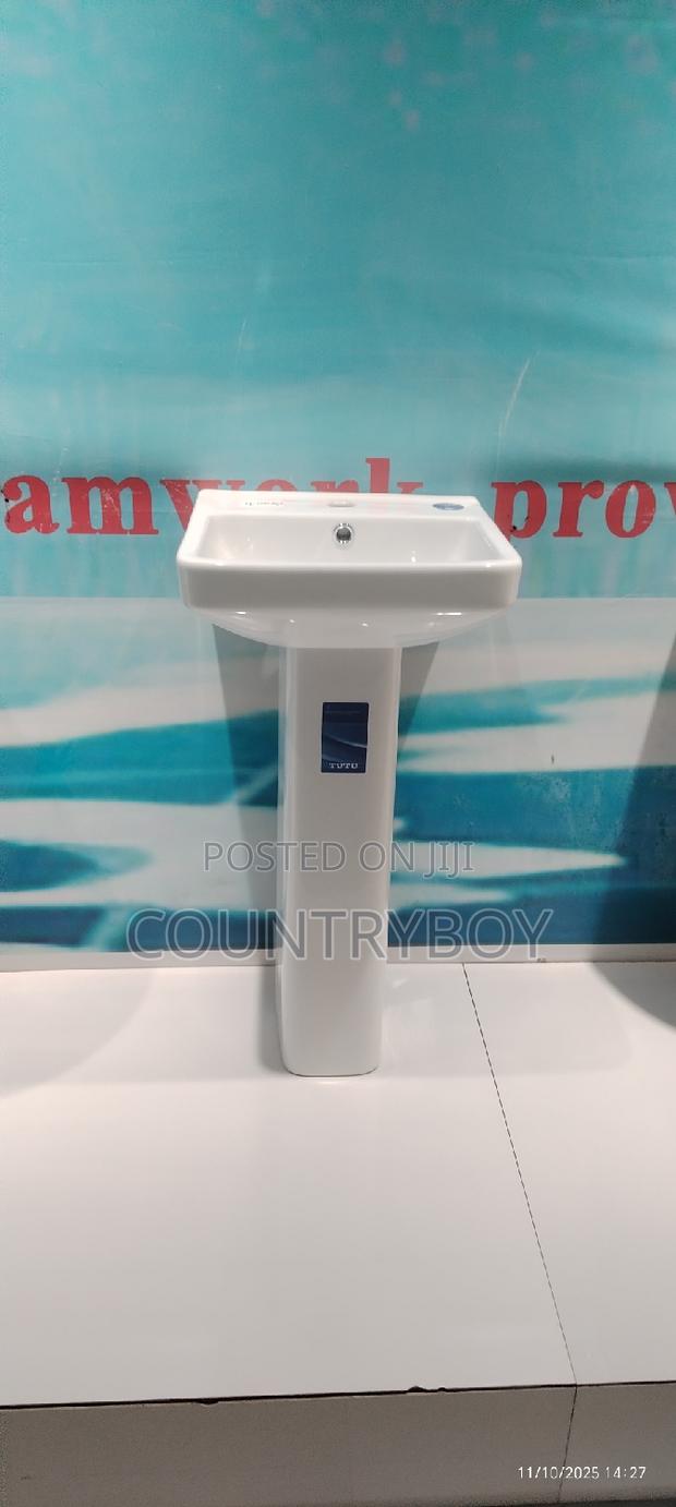 Small Wash Hand Basin · Photo 4