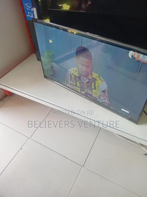 TCL Presents Qled 43 Inches Display Smart Tv · Photo 2