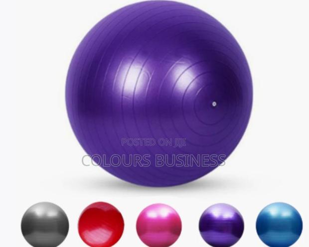 Yoga Ball With Pump · Photo 2