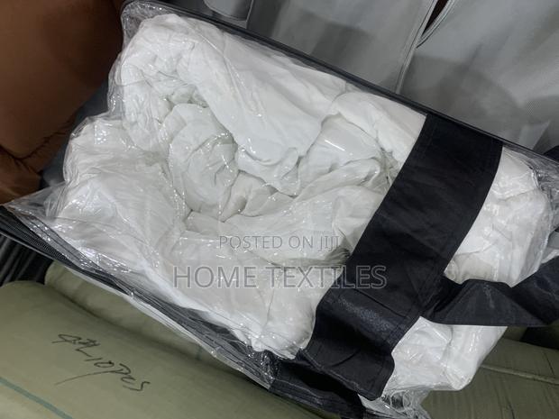 7 Pieces White Duvet Set · Photo 2