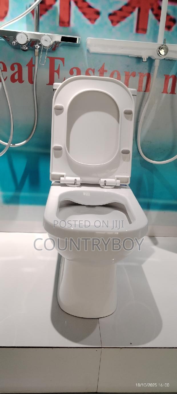 Water Closet · Photo 2