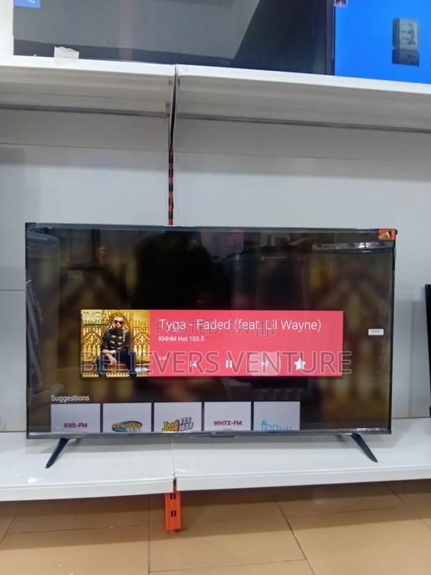 TCL/ Google Tv Qled Display Smart Tv · Photo 1