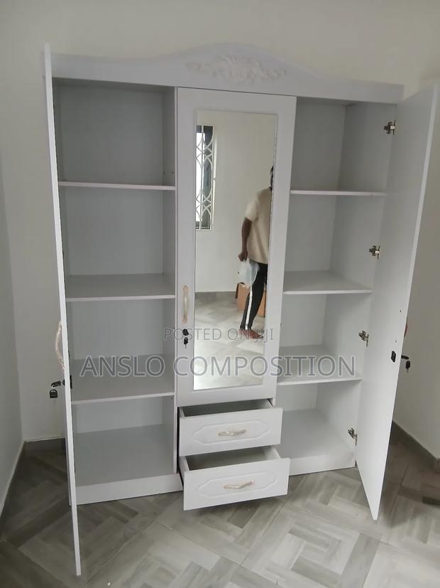 Three in One White Wardrobe · Photo 3