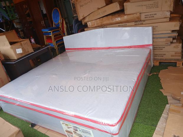 Luxurious Kingsize Inbuilt Bed · Photo 4