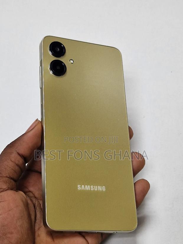 New Samsung Galaxy A06 64 GB photo 2