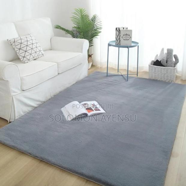 Quality Rabbit Hair Smooth Center Carpet Available in Different Sizes