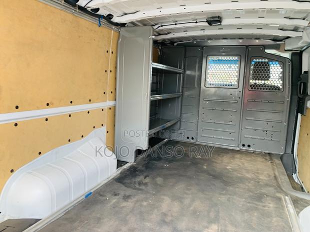 Nissan NV200 2019 White photo 12