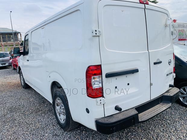 Nissan NV200 2019 White photo 11