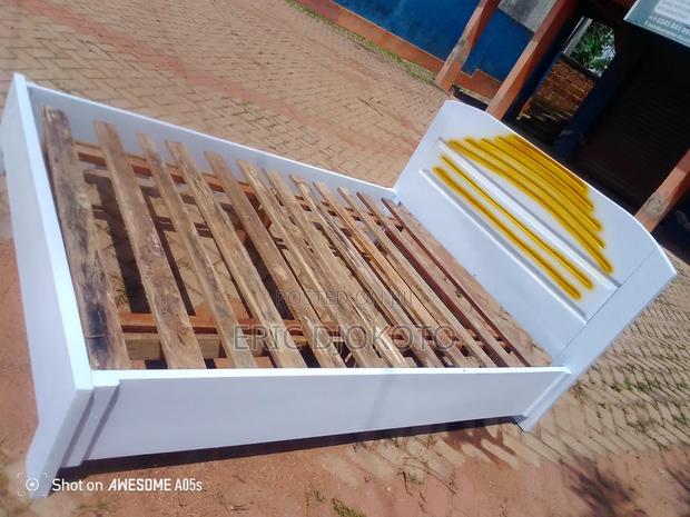Double Bed White and Gold · Photo 4