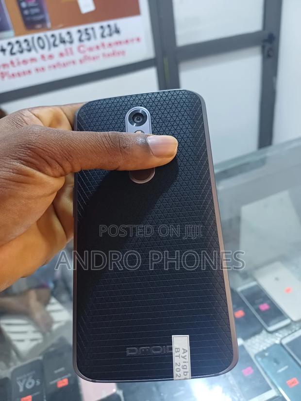Motorola DROID Turbo 32 GB Black photo 2