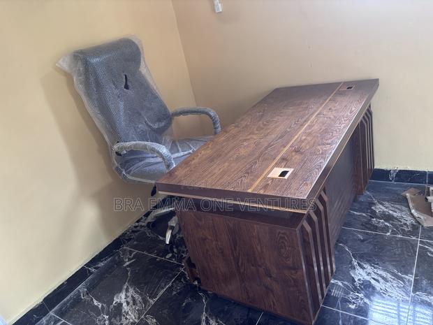 Executive Office Desk And Chair photo 2