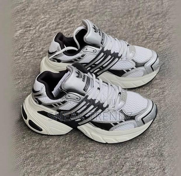 Adidas Adistar XLG Whiteblack · Photo 3