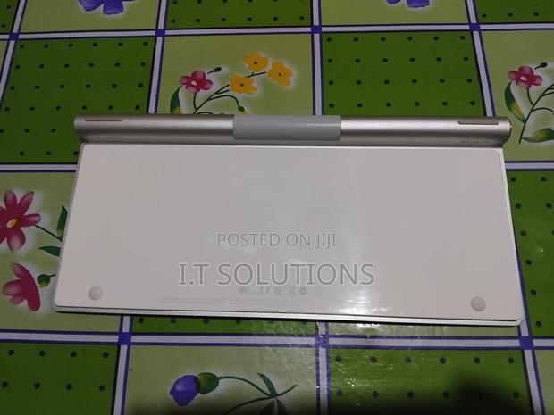 Apple Magic Keyboard · Photo 2