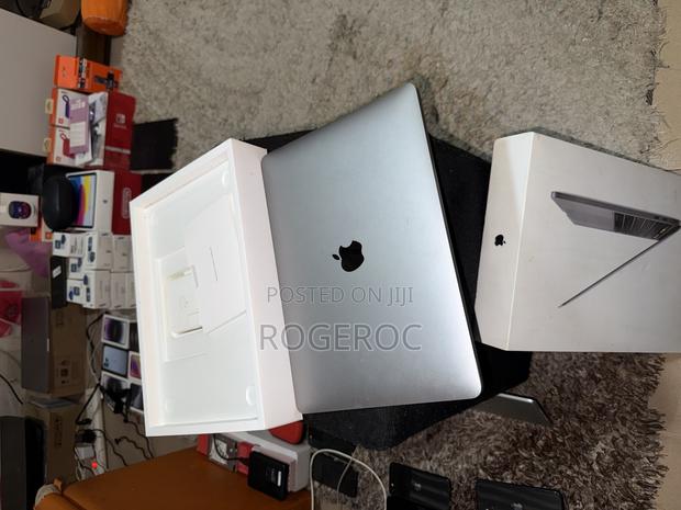 Laptop Apple MacBook Pro 2020 8GB Intel Core I5 SSD 256GB photo 7