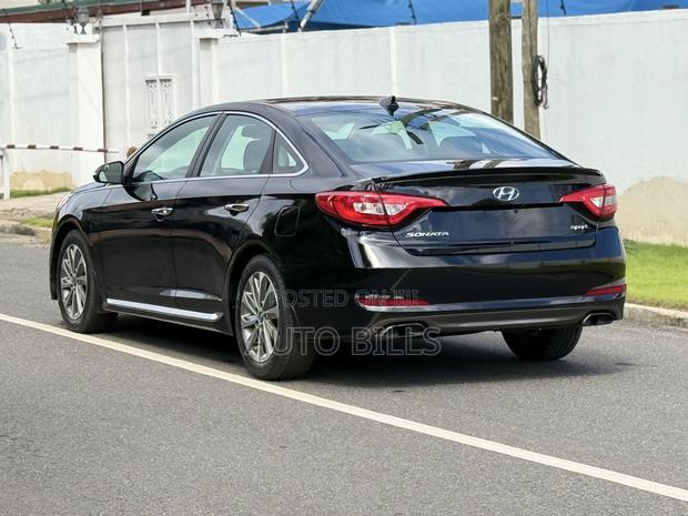 Hyundai Sonata Sport 2.0T Sedan FWD (2.0L 4cyl 6A) 2017 Black