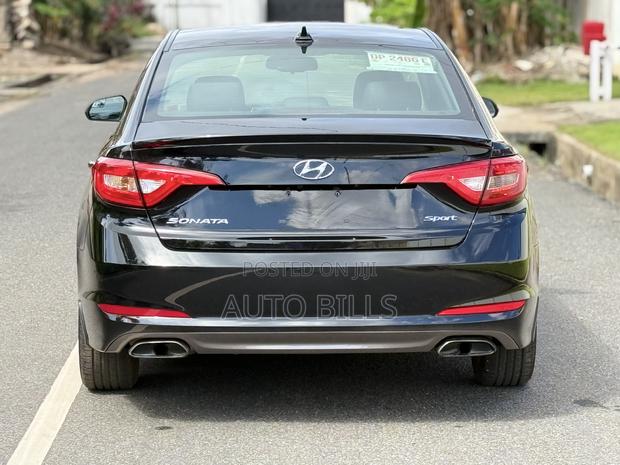 Hyundai Sonata Sport 2.0T Sedan FWD (2.0L 4cyl 6A) 2017 Black