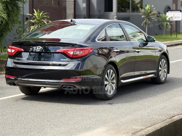 Hyundai Sonata Sport 2.0T Sedan FWD (2.0L 4cyl 6A) 2017 Black
