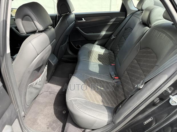 Hyundai Sonata Sport 2.0T Sedan FWD (2.0L 4cyl 6A) 2017 Black