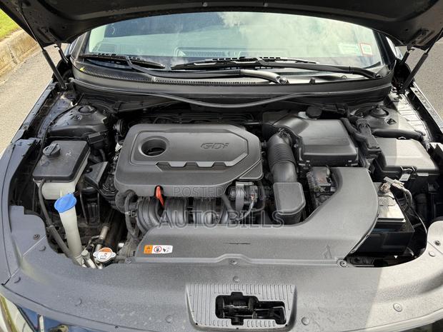 Hyundai Sonata Sport 2.0T Sedan FWD (2.0L 4cyl 6A) 2017 Black