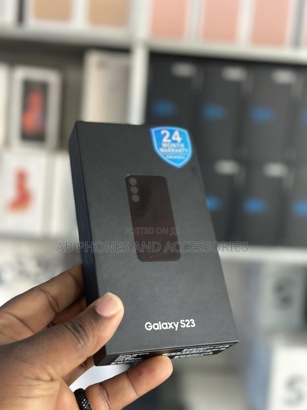 New Samsung Galaxy S23 128 GB Black · Photo 4