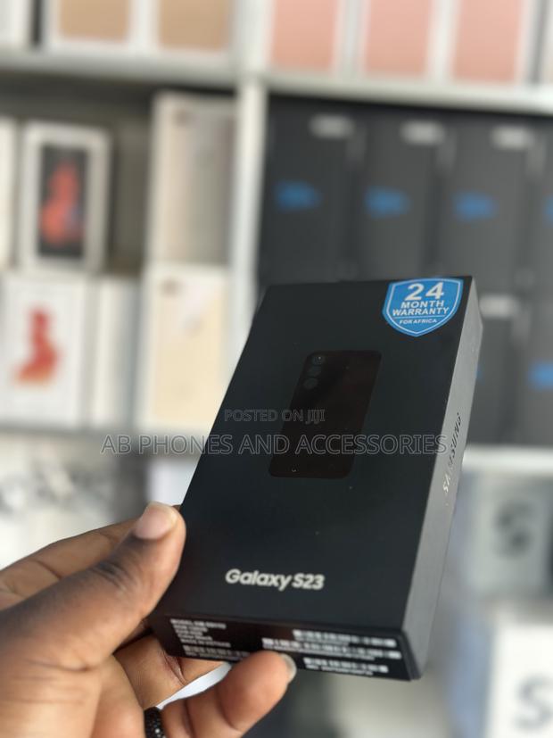 New Samsung Galaxy S23 128 GB Black · Photo 3