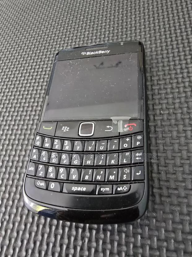 BlackBerry Bold 9700 Black photo 2