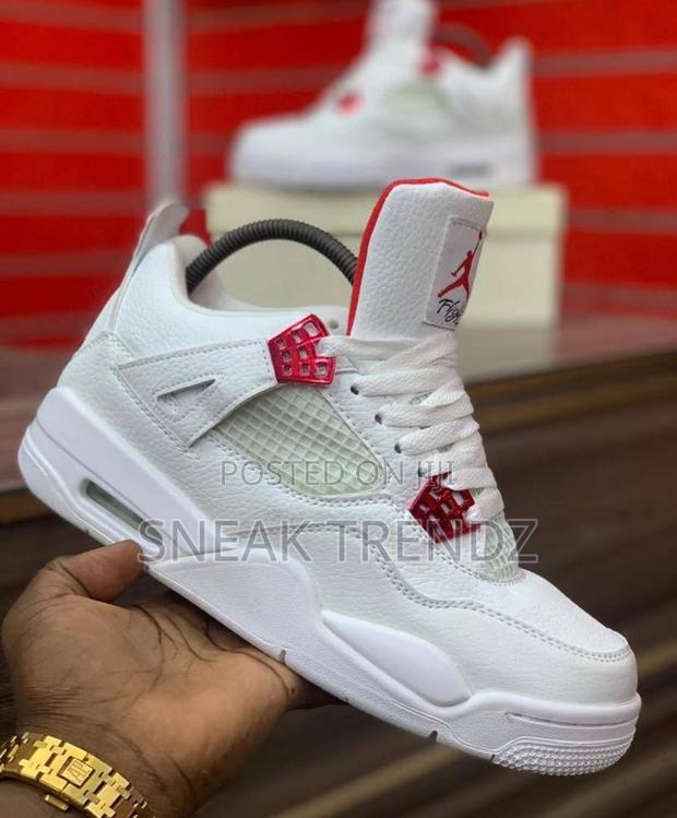 Air Jordan R4 Og White Metallic Red · Photo 3