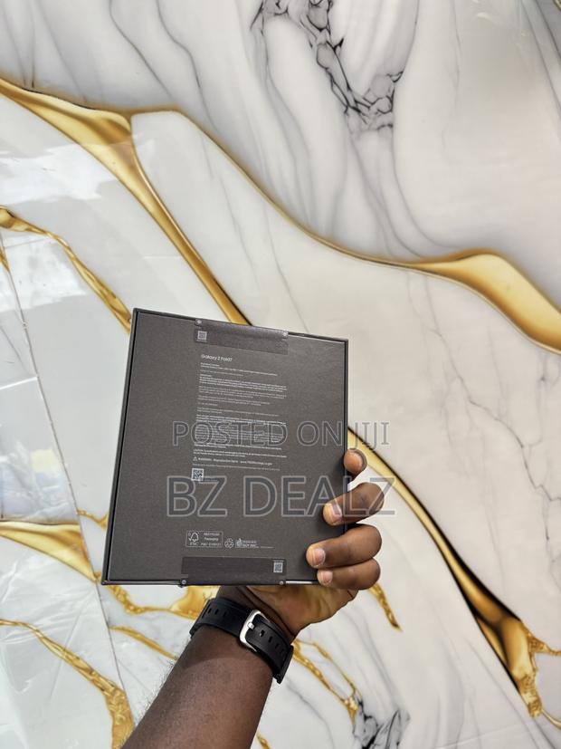 New Samsung Galaxy Z Fold7 256 GB Black photo 2