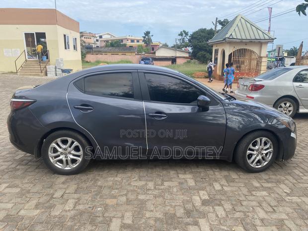 Toyota Yaris iA 1.5 FWD 2016 Gray